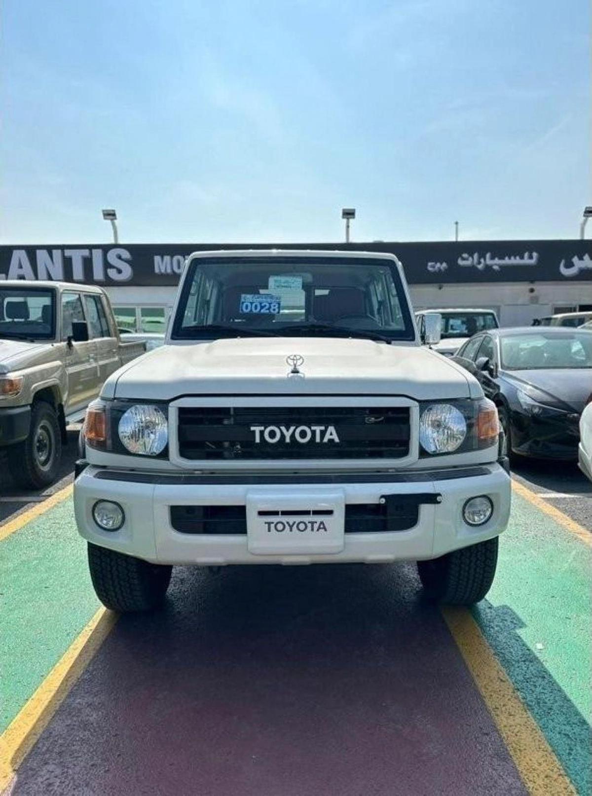 Toyota Land Cruiser 70 Toyota Land cruiser LC71 MT MY2022-White70 universally-0-0