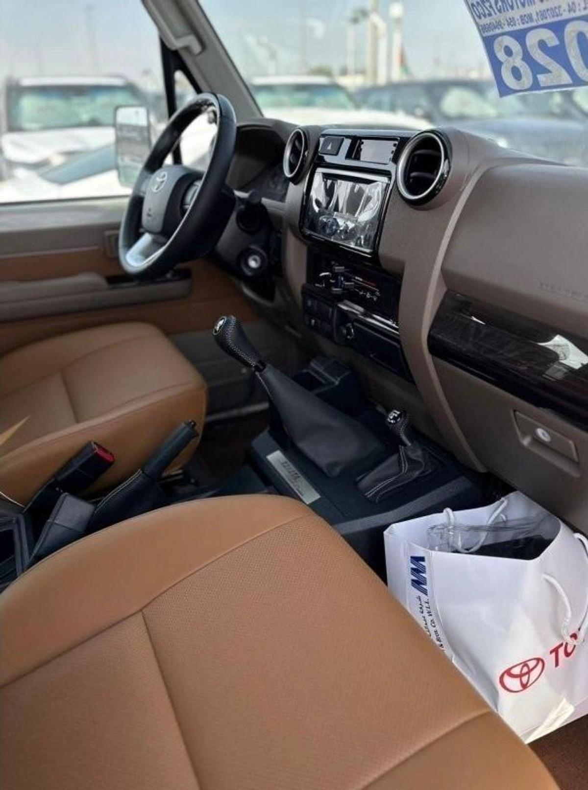 Toyota Land Cruiser 70 Toyota Land cruiser LC71 MT MY2022-White70 universally-3-3