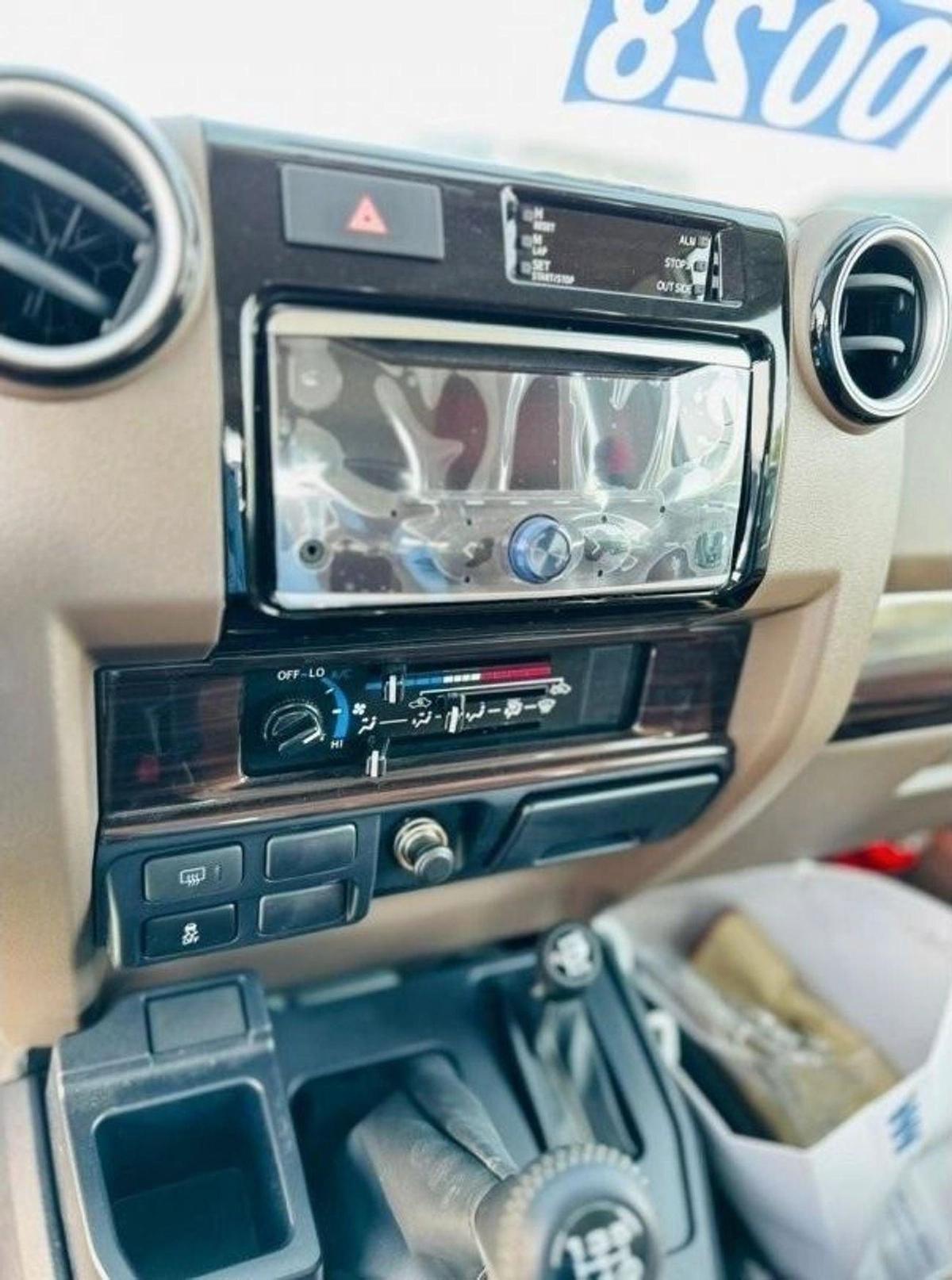 Toyota Land Cruiser 70 Toyota Land cruiser LC71 MT MY2022-White70 universally-4-4