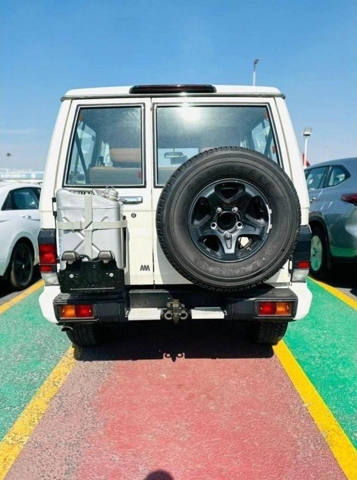 Toyota Land Cruiser 70 Toyota Land cruiser LC71 MT MY2022-White70 universally-13-13