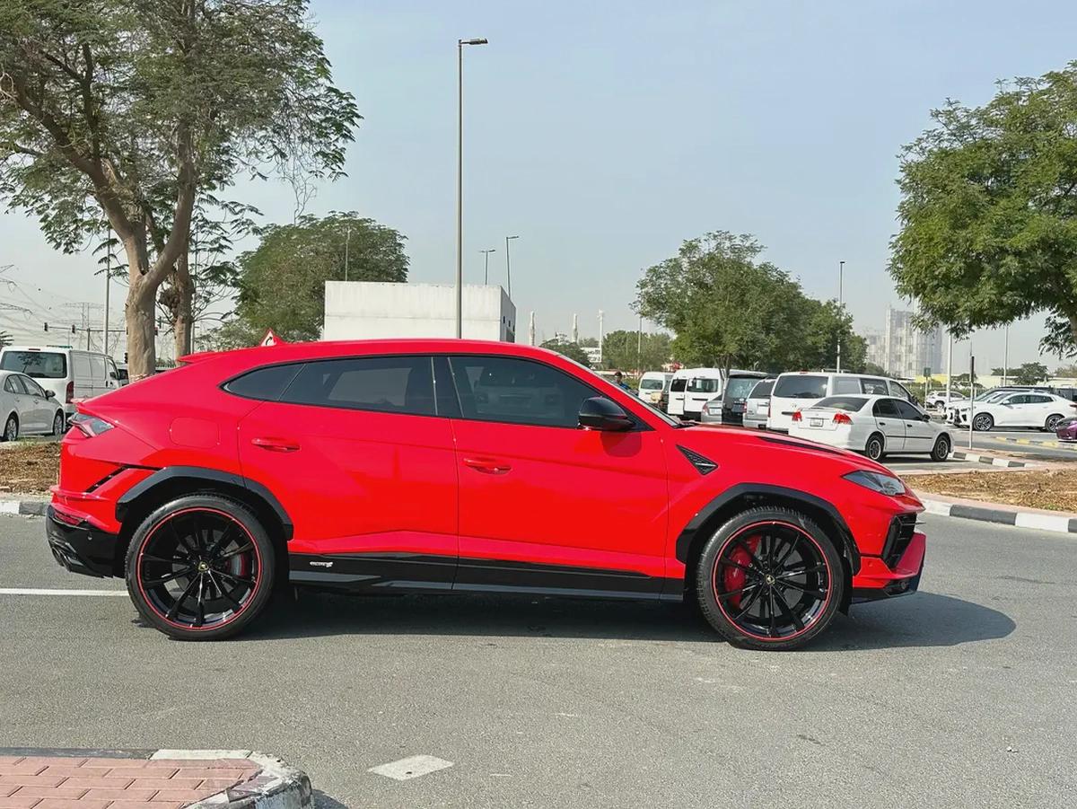 Lamborghini URUS S 2024-2-2