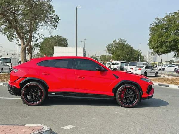 Lamborghini URUS S 2024