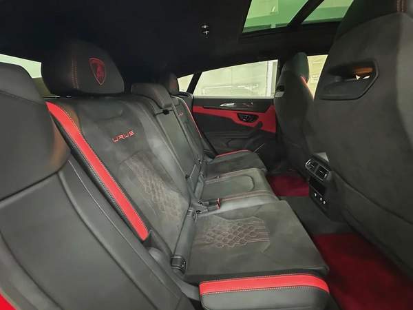 Lamborghini URUS S 2024