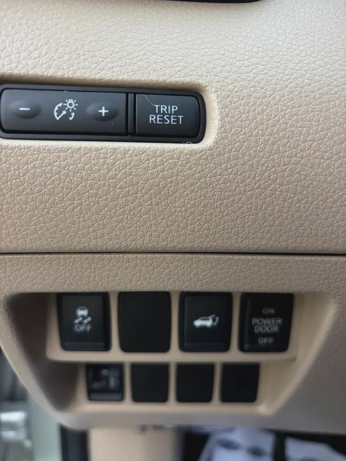 NISSAN X-TRAIL—2018–7 SEAT GCC—FREE ACCIDENT—FULL OPTIONS—LOW MILAGE—EXCELLENT CONDITION-14-14