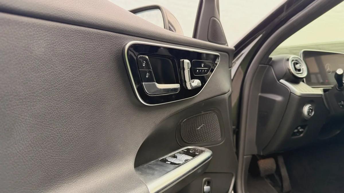 Mercedes C200 2023 Low mileage-7-7