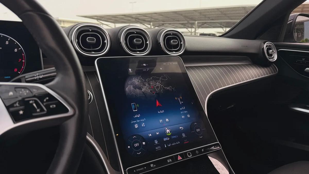 Mercedes C200 2023 Low mileage-10-10