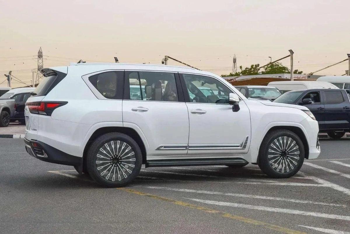 Lexus LX 600 LX 600 VIP 3.5L-4-4