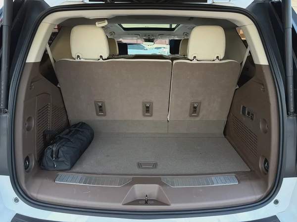 جي ام سي يوكن دينالي ابيض / بيج خليجي 2023 GMC Yukon Denali - GCC Specs