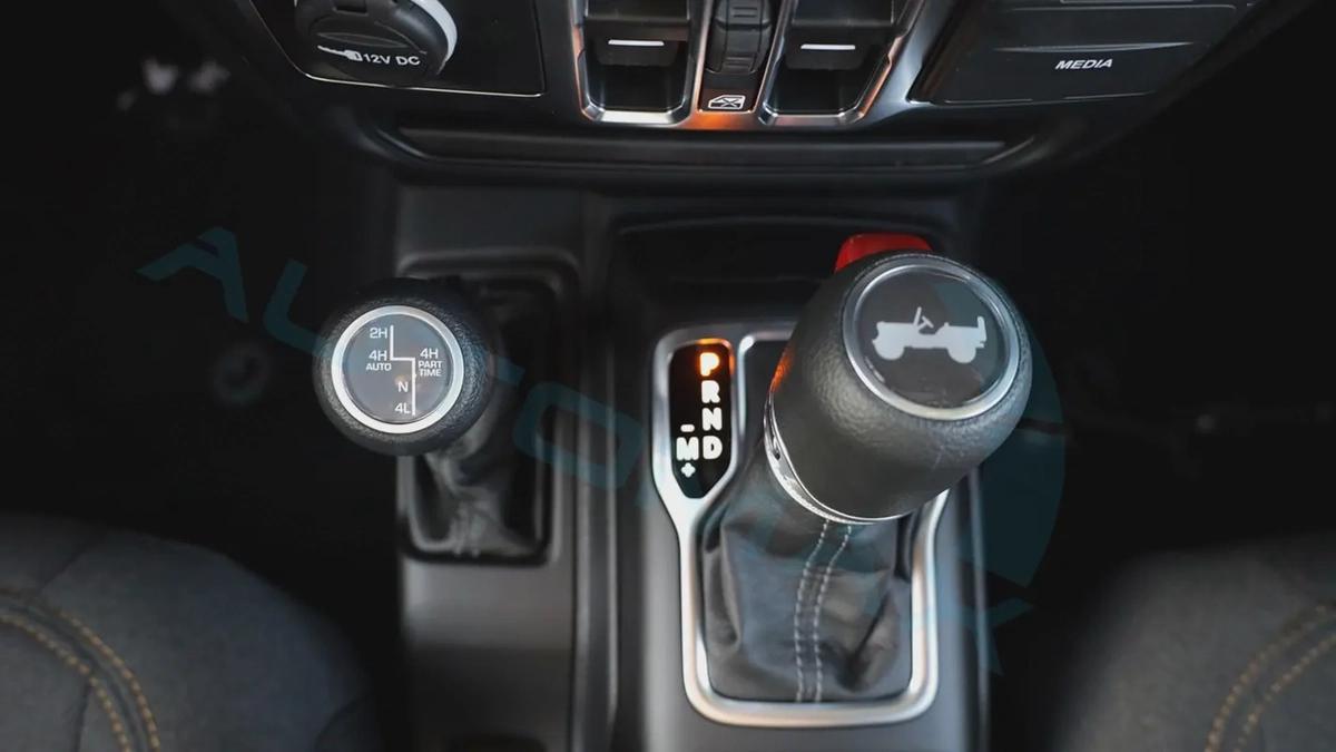 2025 JEEP WRANGLER UNLIMITED SPORT S I4 2.0T GCC 0Km With 3 Years Or 60K Km Warranty-13-13
