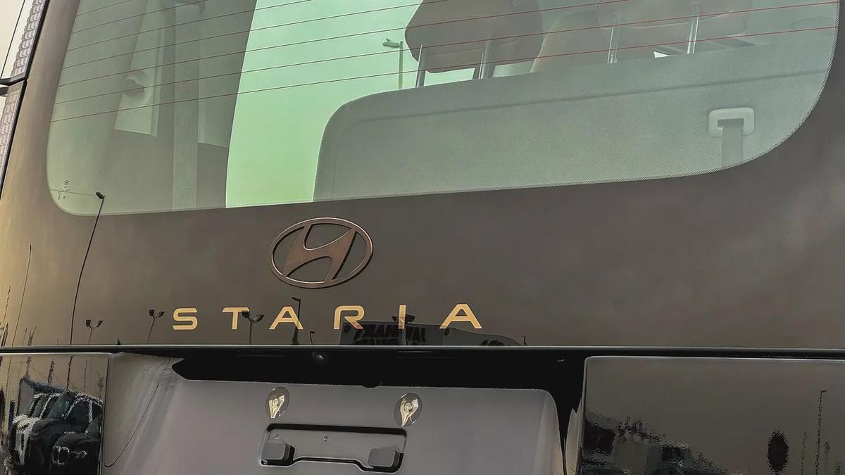 Hyundai Staria Premium 9 Seater 3.5L V6 GCC Brand New 2026-5-5