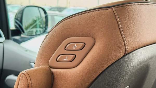 Hyundai Staria Premium 9 Seater 3.5L V6 GCC Brand New 2026