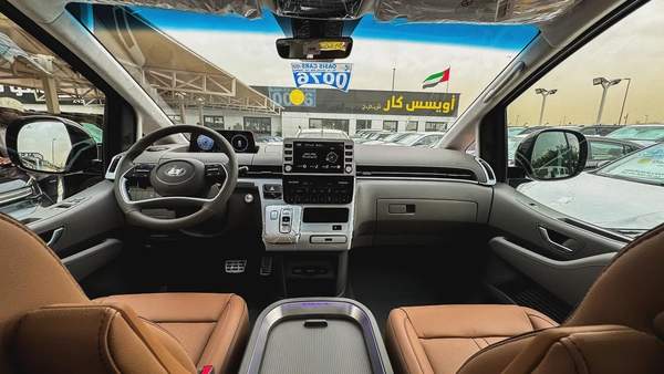 Hyundai Staria Premium 9 Seater 3.5L V6 GCC Brand New 2026