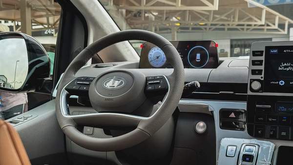 Hyundai Staria Premium 9 Seater 3.5L V6 GCC Brand New 2026