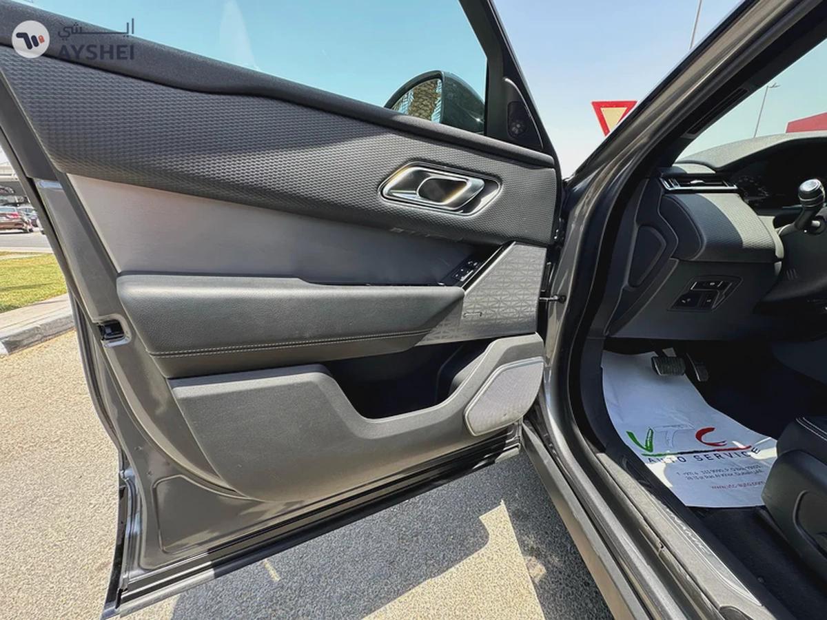RANGE ROVER VELAR LOW MILEAGE-8-8