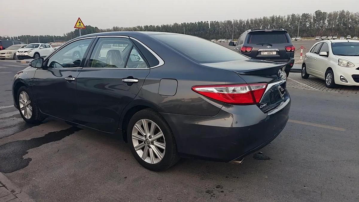 Toyota Camry GLX 2016 - GCC Specs - Excellent Condition-5-5