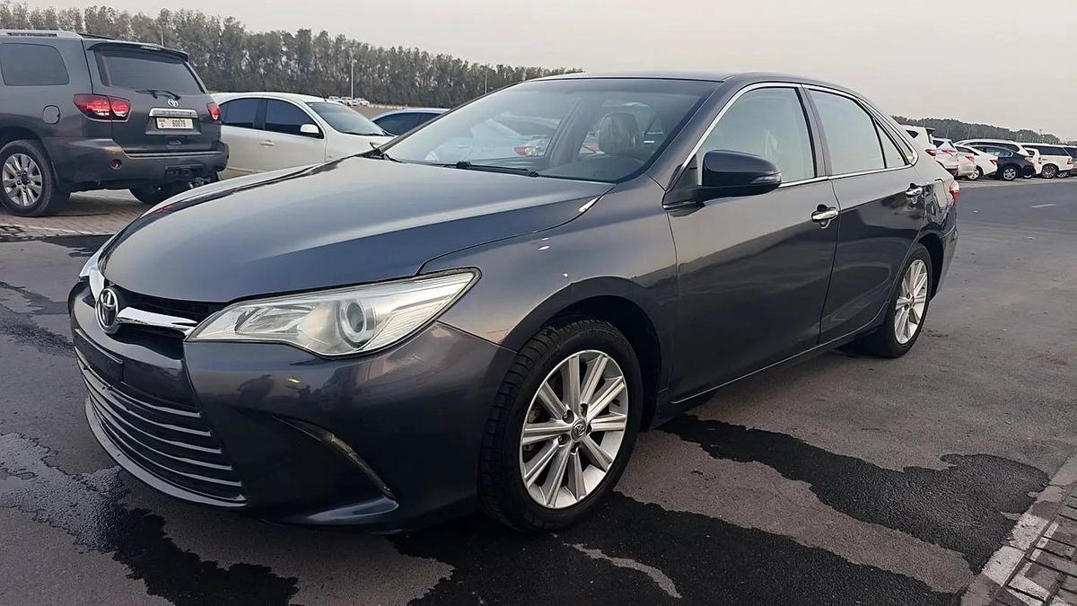 Toyota Camry GLX 2016 - GCC Specs - Excellent Condition-3-3