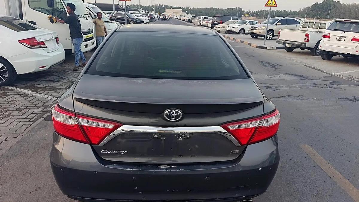Toyota Camry GLX 2016 - GCC Specs - Excellent Condition-15-15