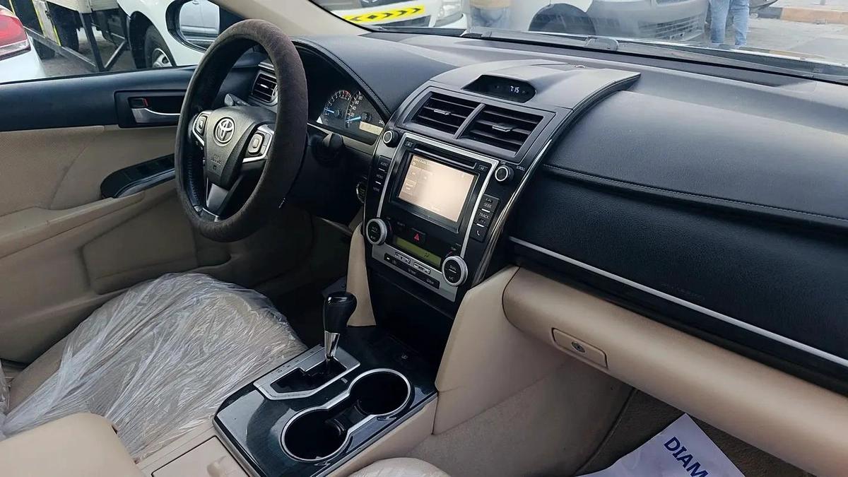 Toyota Camry GLX 2016 - GCC Specs - Excellent Condition-17-17