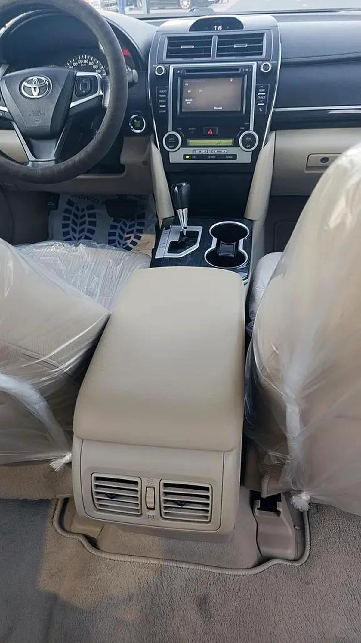 Toyota Camry GLX 2016 - GCC Specs - Excellent Condition-1-1