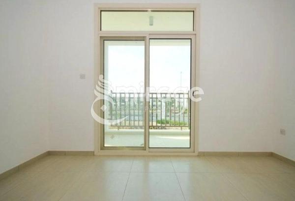 Stunning 2BR TH | Single Row Mid | Vacant