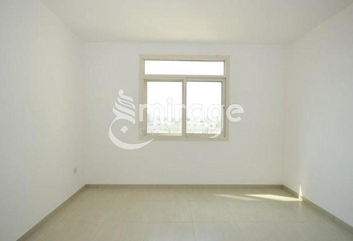 Stunning 2BR TH | Single Row Mid | Vacant-8-8