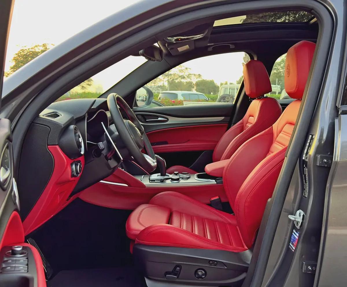 2022 Alfa Romeo Stelvio Veloce Q4, GCC Specifications-8-8