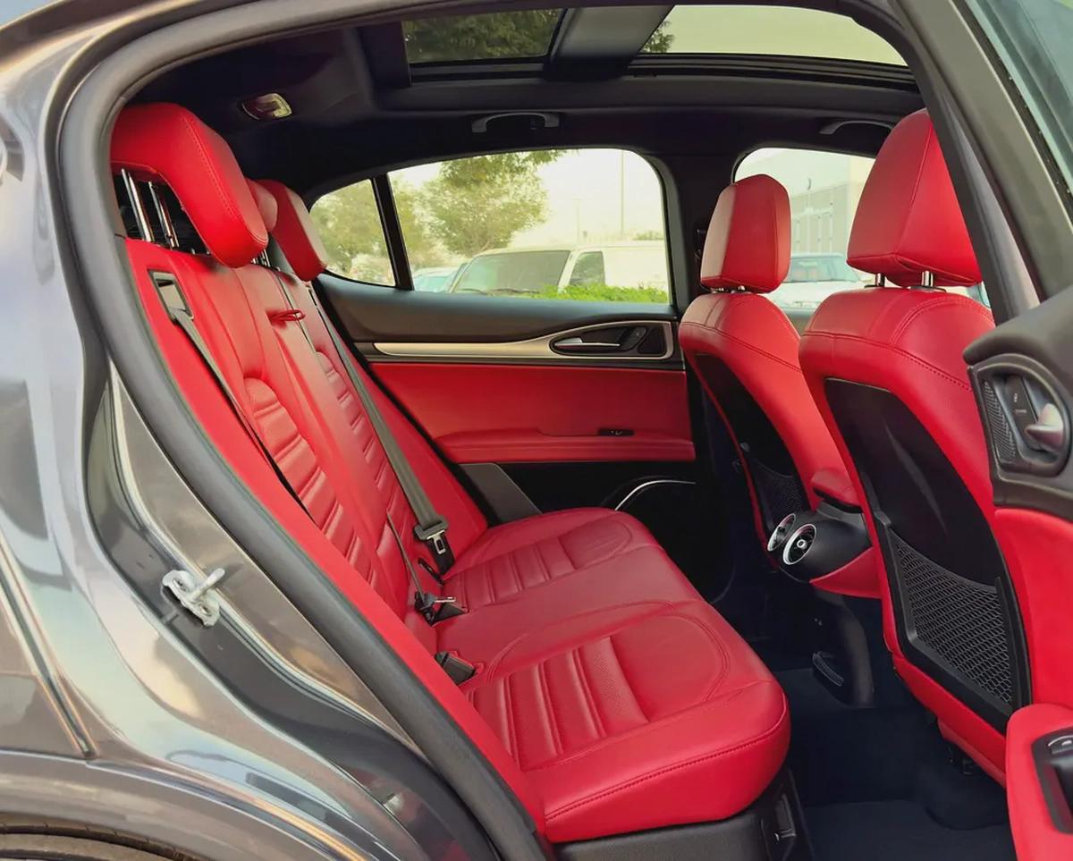 2022 Alfa Romeo Stelvio Veloce Q4, GCC Specifications-11-11