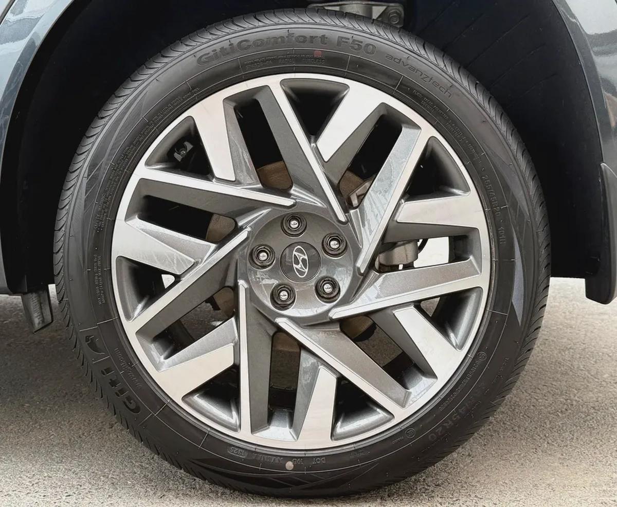HYUNDAI - SANTA FE - CALLIGRAPHY - 2023 - V4 - 2,5L - BY TURBO - AMERICAN SPECS VERY GOOD CONDITION-17-17