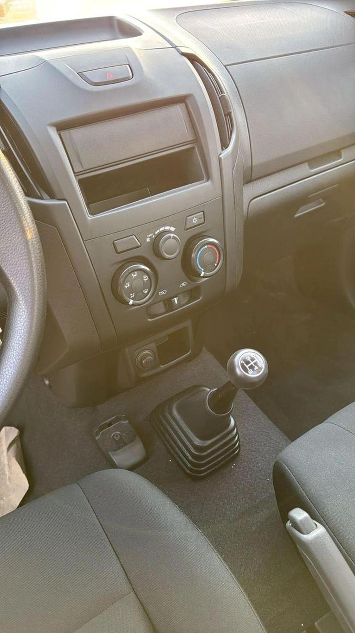 Isuzu D-MAX 2.5L-5-5