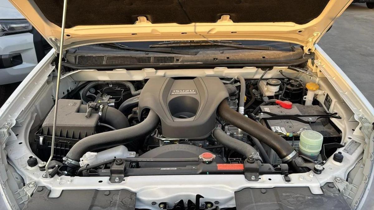 Isuzu D-MAX 2.5L-6-6