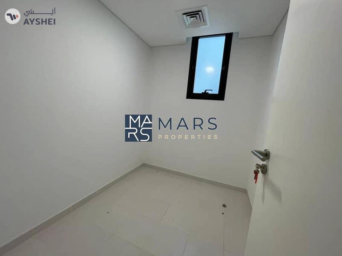 ๐ Luxurious 5-Bedroom Signature Villa for Sale in Nasma Residence-9-9