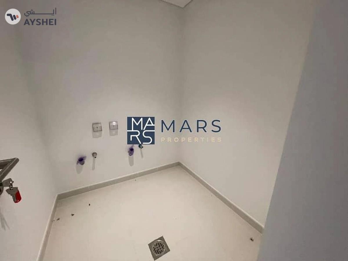 ๐ Luxurious 5-Bedroom Signature Villa for Sale in Nasma Residence-13-13