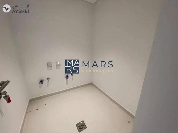 🌟 Luxurious 5-Bedroom Signature Villa for Sale in Nasma Residence