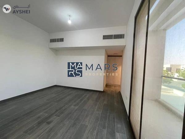 🌟 Luxurious 5-Bedroom Signature Villa for Sale in Nasma Residence