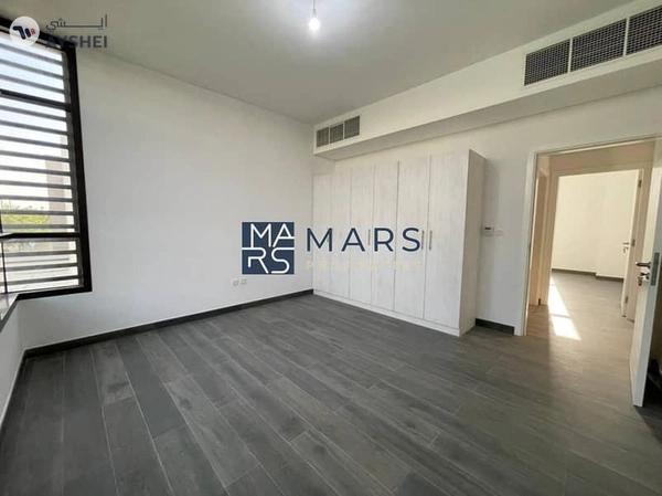 🌟 Luxurious 5-Bedroom Signature Villa for Sale in Nasma Residence