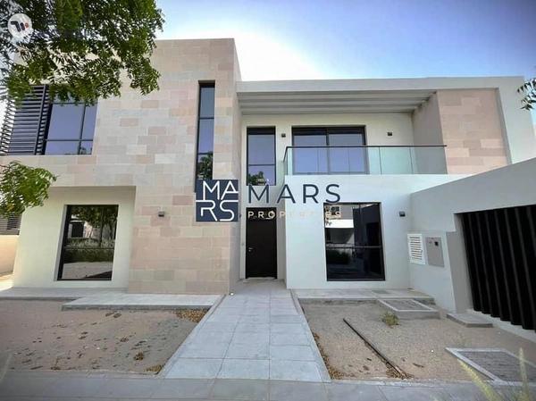 🌟 Luxurious 5-Bedroom Signature Villa for Sale in Nasma Residence