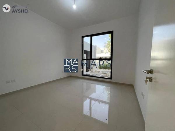 🌟 Luxurious 5-Bedroom Signature Villa for Sale in Nasma Residence
