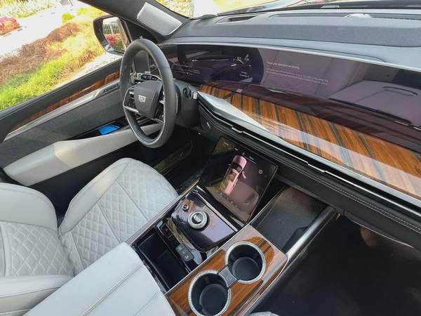 !! 2025 !! CADILLAC | ESCALADE | SPORT PLATINUM | GCC | UNDER WARRANTY AND SERVICE CONTRACT