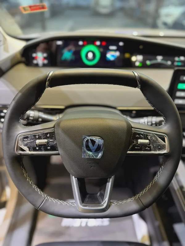 2023 CHANGAN UNI K PLATINUM WITH 360 DEGREE CAMERA/FULLY LOADED BRAND NEW ZERO KM