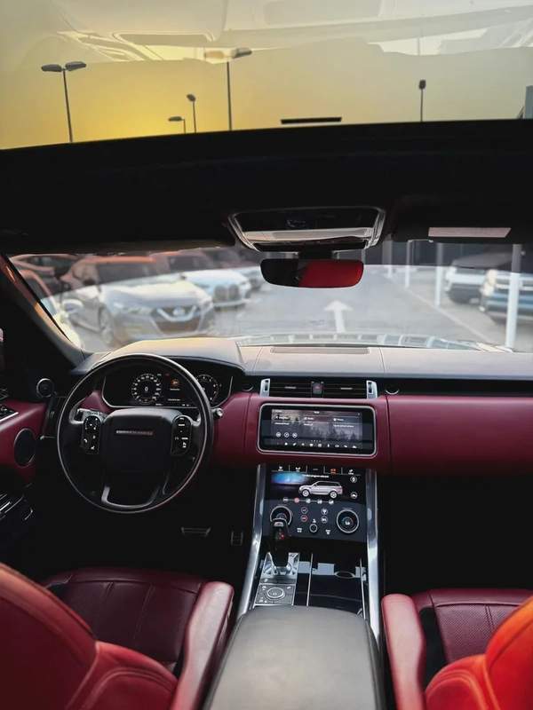 RANGE ROVER (2018) //SPORT//HSE//6 CYLINDER GCC// ORIGINAL PAINT //