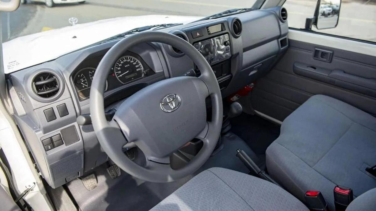 Toyota Land Cruiser LAND CRUISER HARDTOP 3DOOR 4.5L V8-18-18