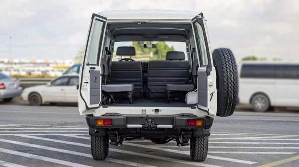 Toyota Land Cruiser LAND CRUISER HARDTOP 3DOOR 4.5L V8