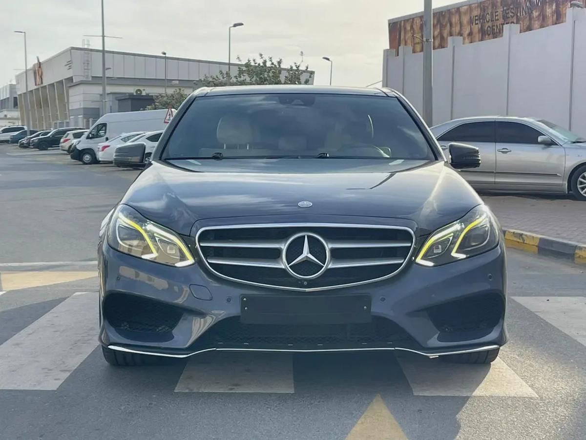 Mercedes E300 GCC full option accident free excellent condition-1-1