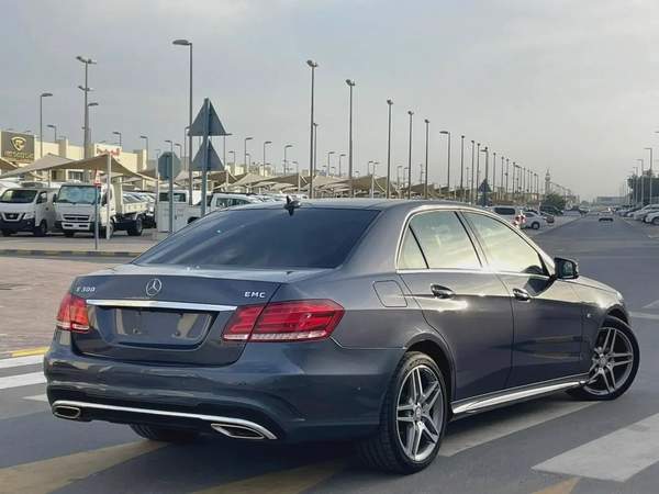 Mercedes E300 GCC full option accident free excellent condition
