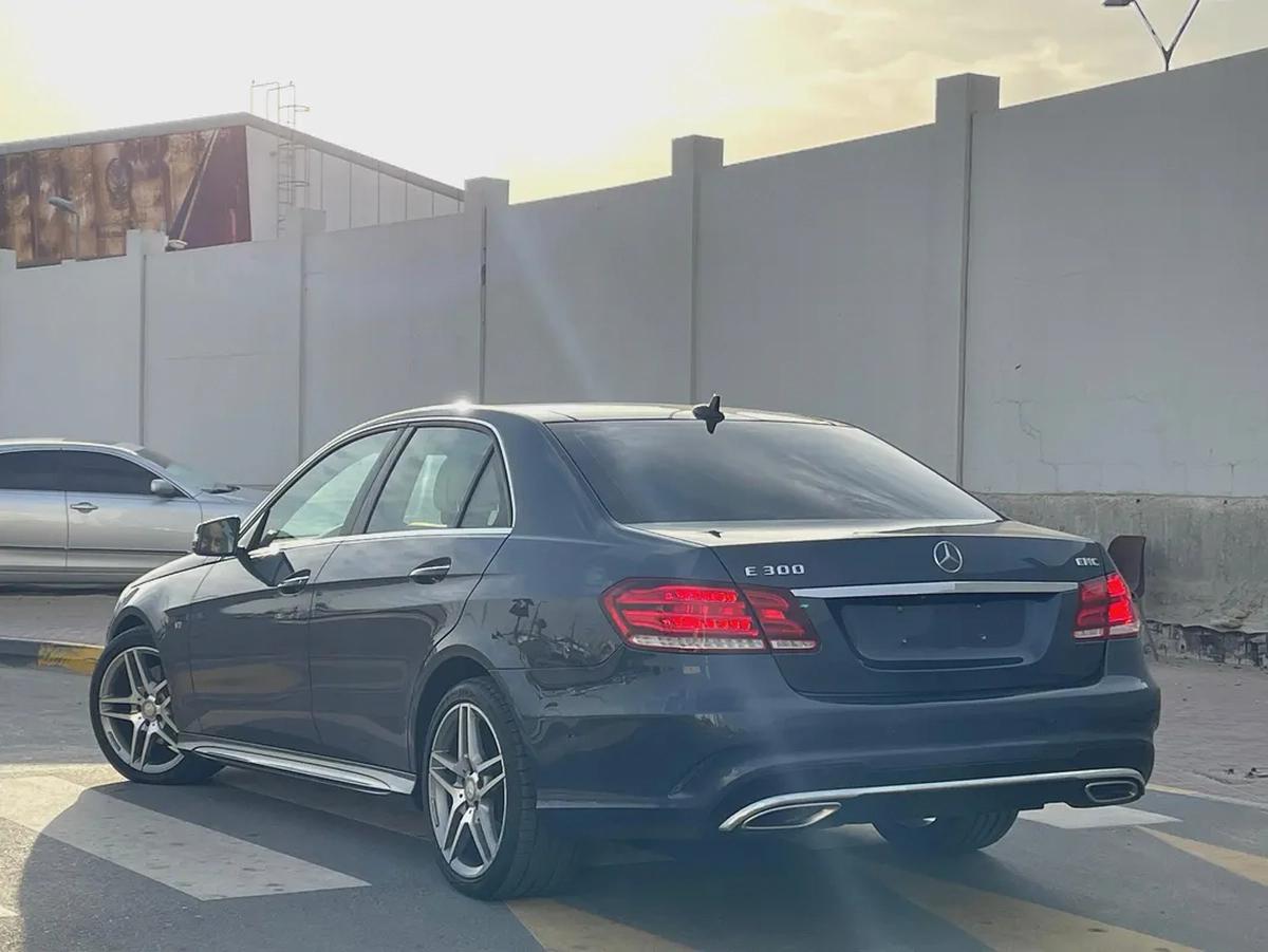 Mercedes E300 GCC full option accident free excellent condition-5-5
