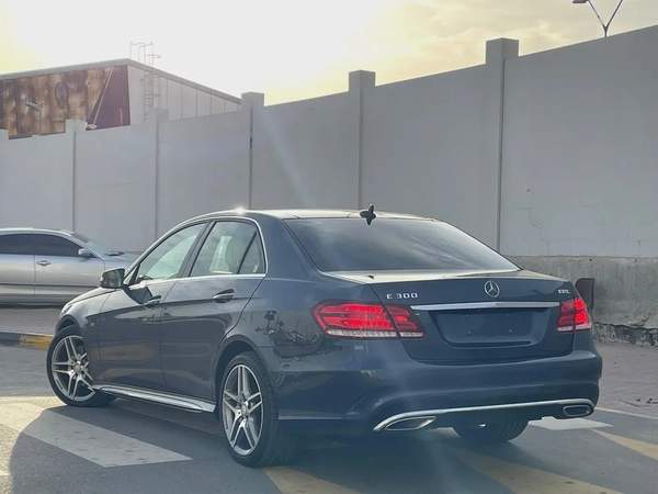 Mercedes E300 GCC full option accident free excellent condition