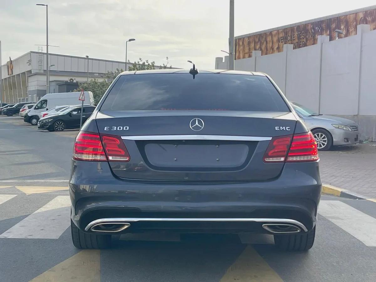 Mercedes E300 GCC full option accident free excellent condition-6-6