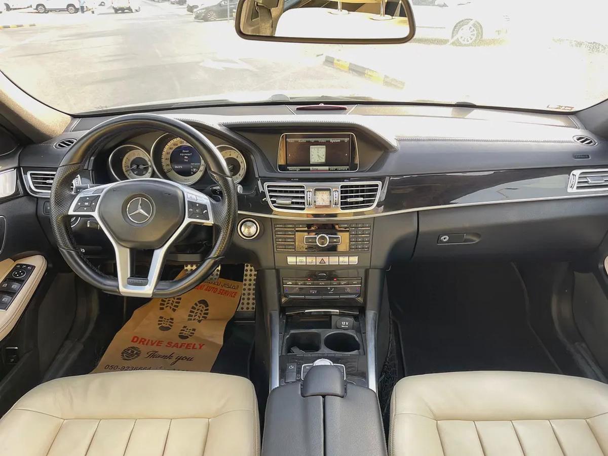 Mercedes E300 GCC full option accident free excellent condition-12-12