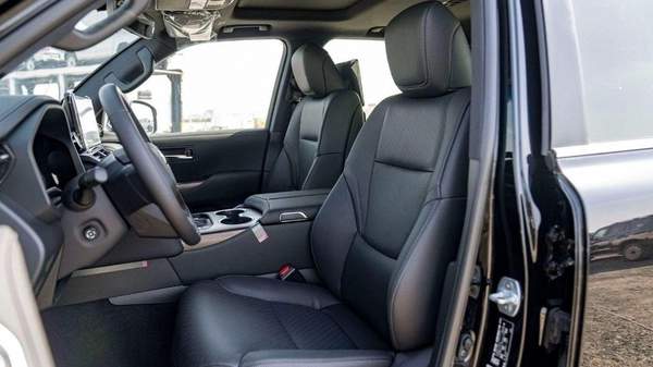 Toyota Land Cruiser LC300 VX 3.5P AT MY2025 – BLACK