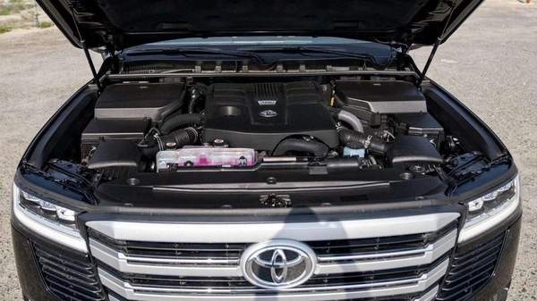 Toyota Land Cruiser LC300 VX 3.5P AT MY2025 – BLACK